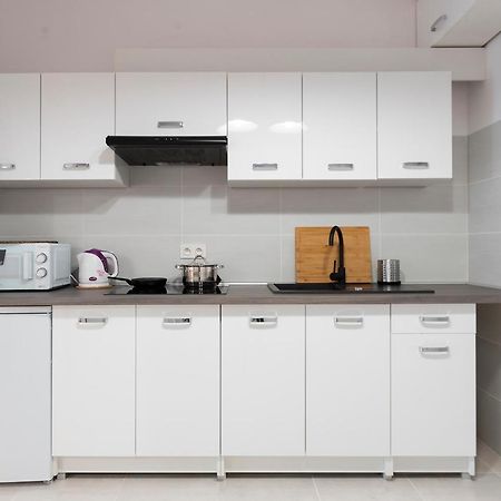 Luxury In City -3- Studio Bright & Secure Free Parking Лодз Екстериор снимка