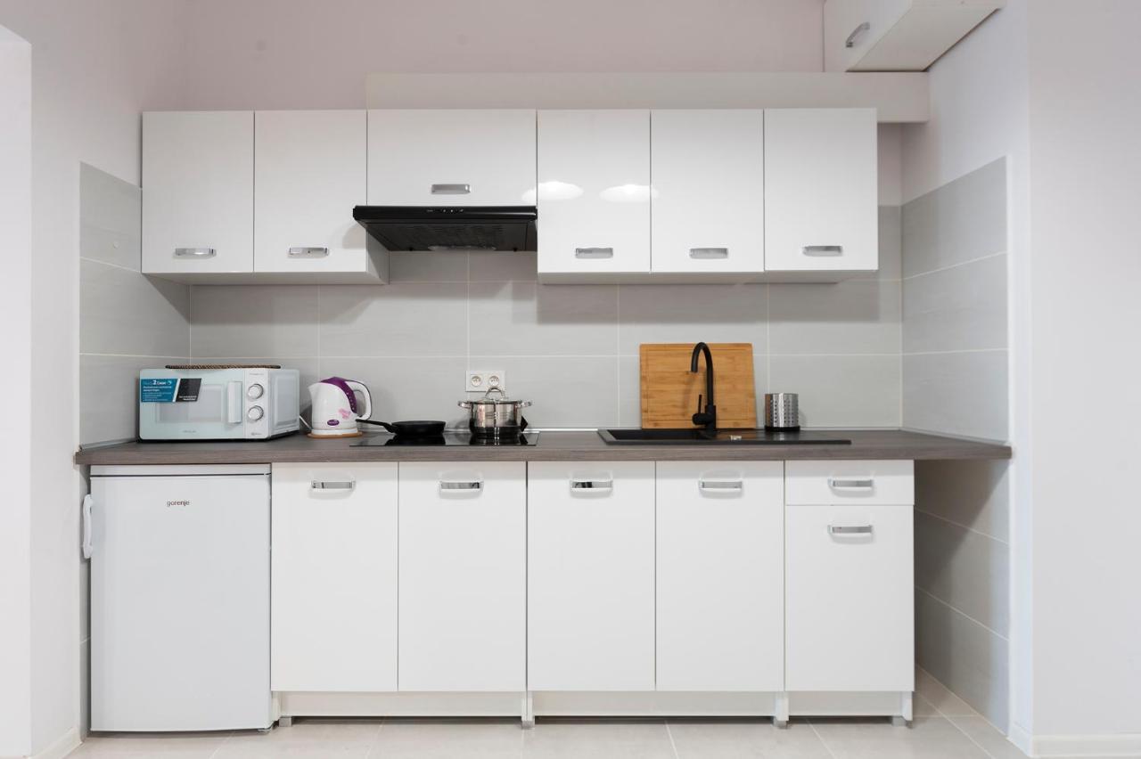 Luxury In City -3- Studio Bright & Secure Free Parking Лодз Екстериор снимка
