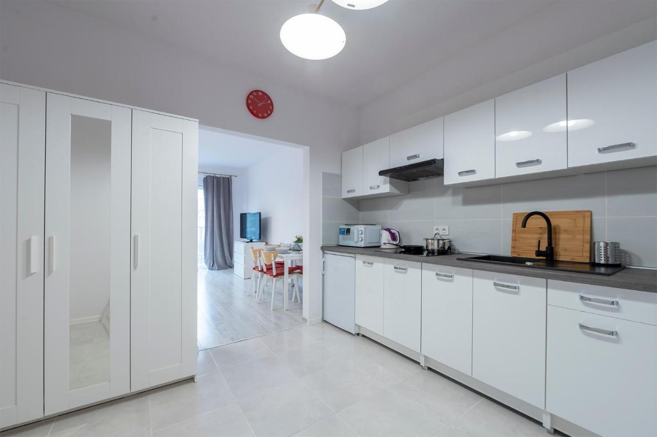 Luxury In City -3- Studio Bright & Secure Free Parking Лодз Екстериор снимка