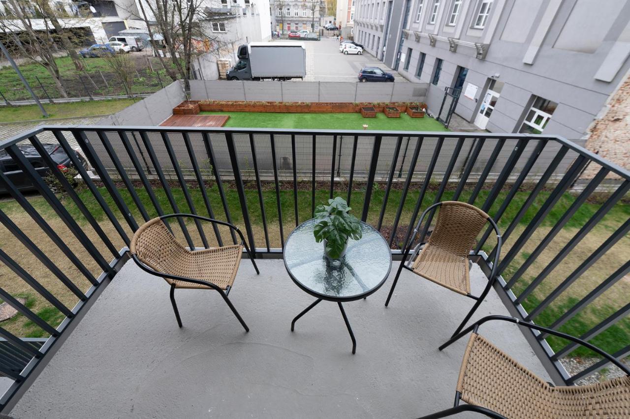 Luxury In City -3- Studio Bright & Secure Free Parking Лодз Екстериор снимка