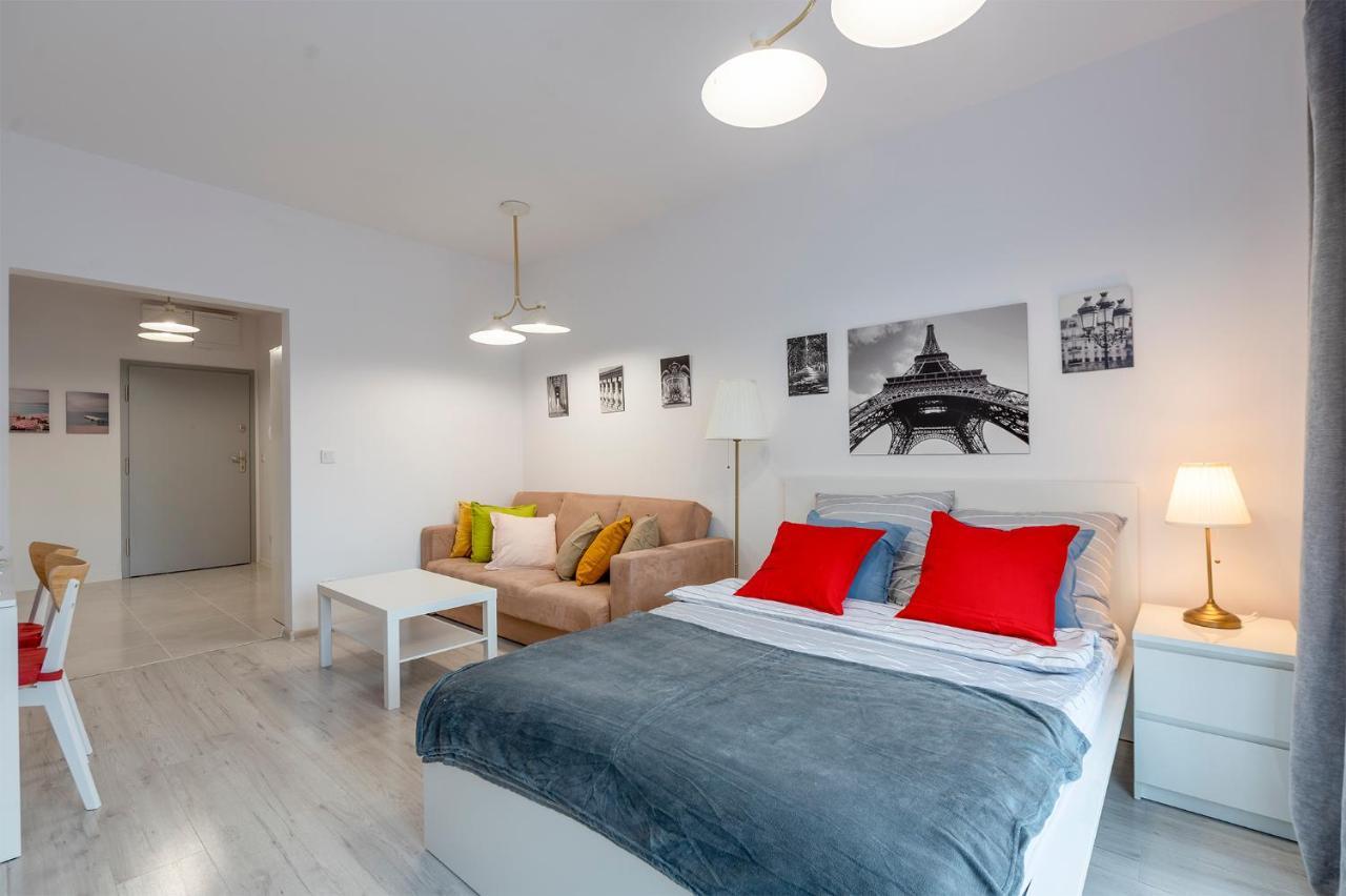 Luxury In City -3- Studio Bright & Secure Free Parking Лодз Екстериор снимка