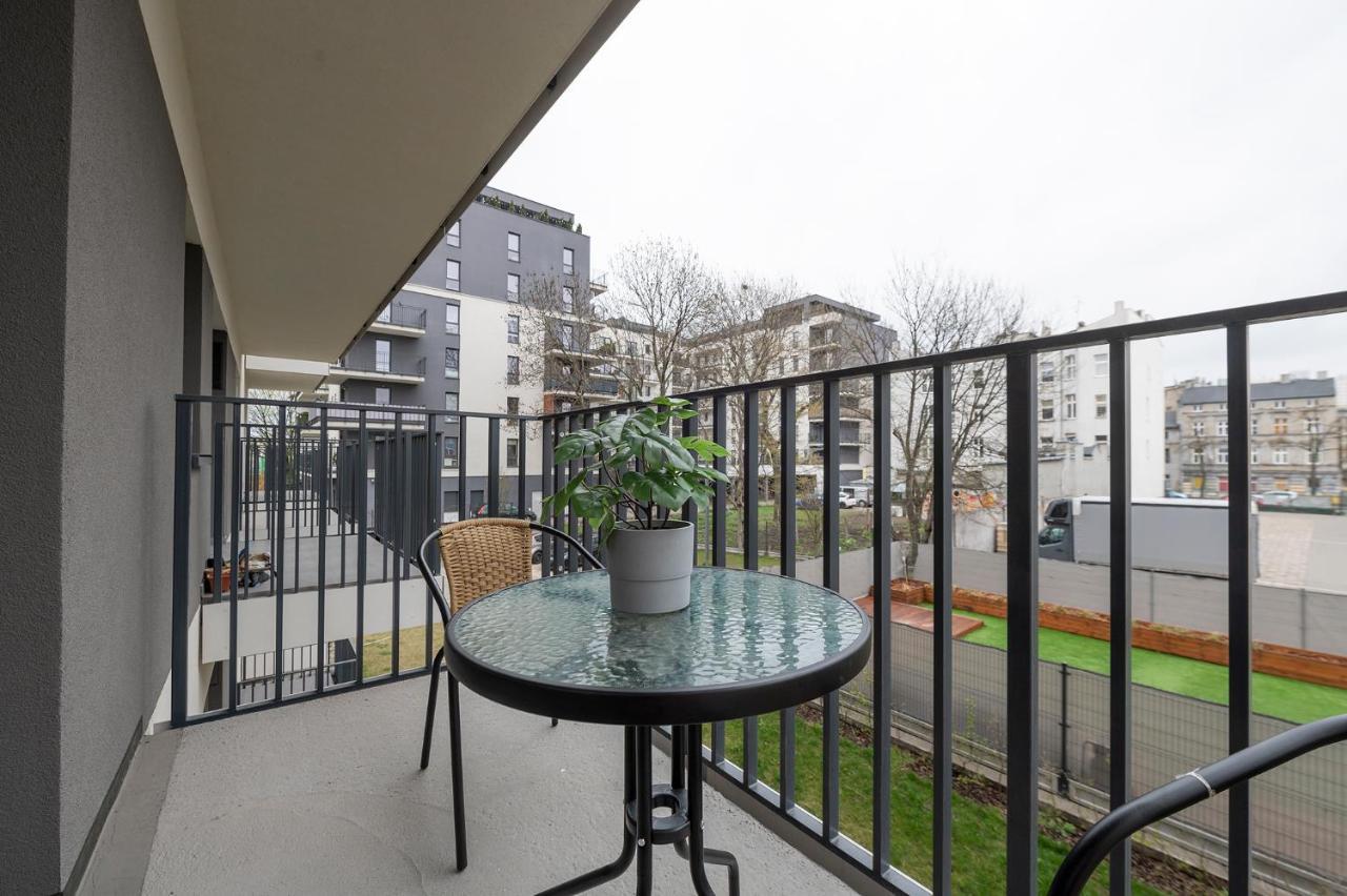 Luxury In City -3- Studio Bright & Secure Free Parking Лодз Екстериор снимка